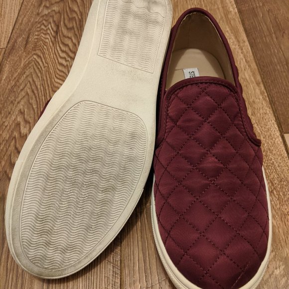 Steve Madden - Maroon Quilted Slip ons (9) - Picture 4 of 5